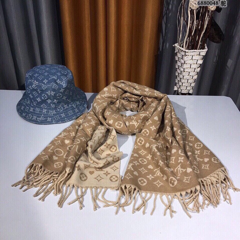 VL - Luxury Edition LUV  Scarf 032