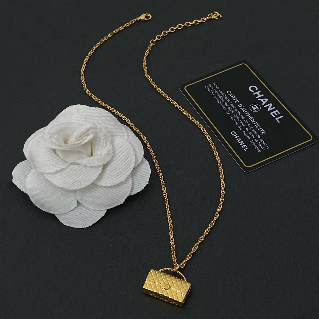 VL - Luxury Edition Necklace CH-L015