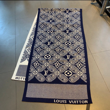 VL - Luxury Edition LUV  Scarf 009