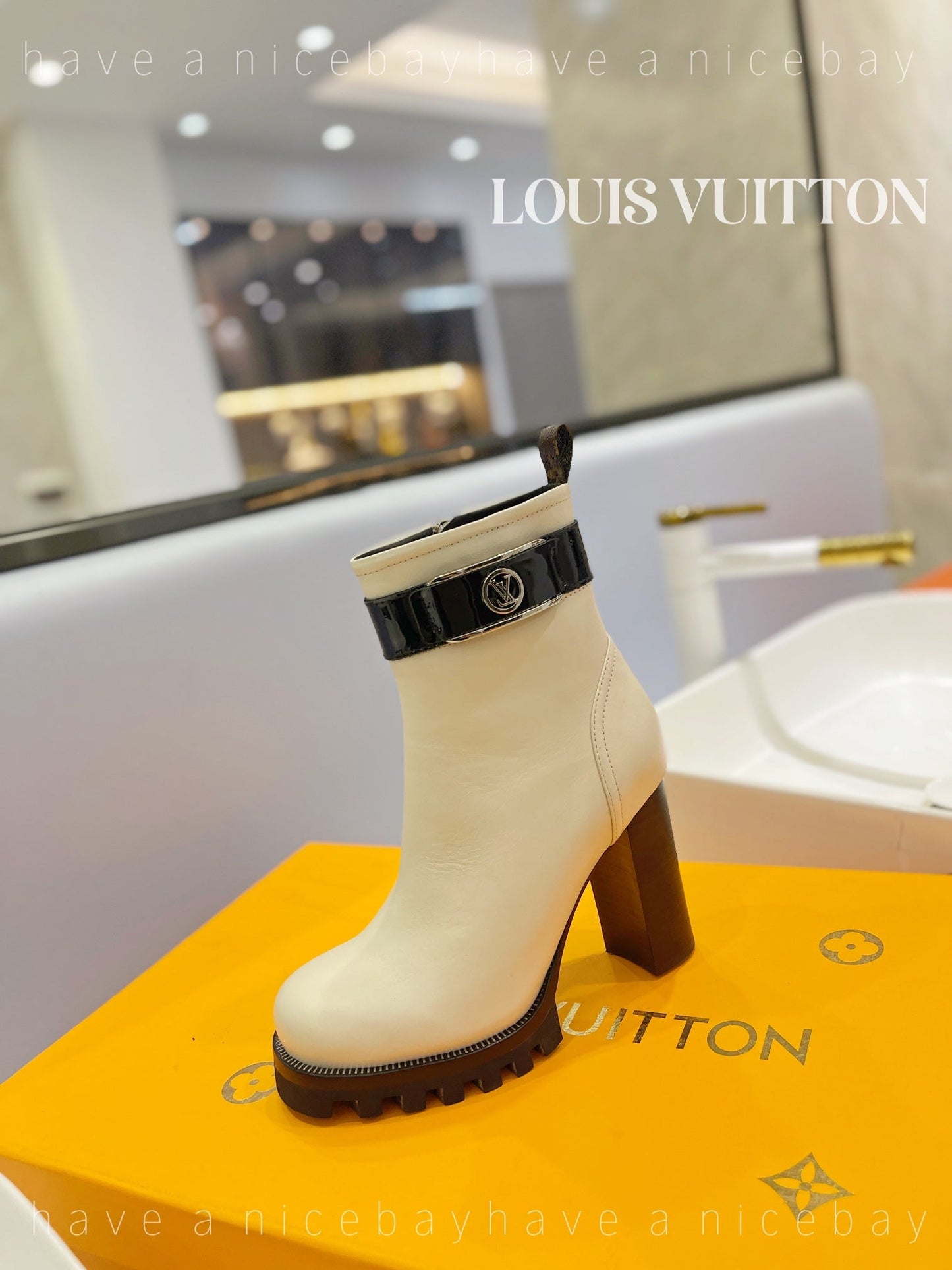 Designer  LUV BOOTS 034