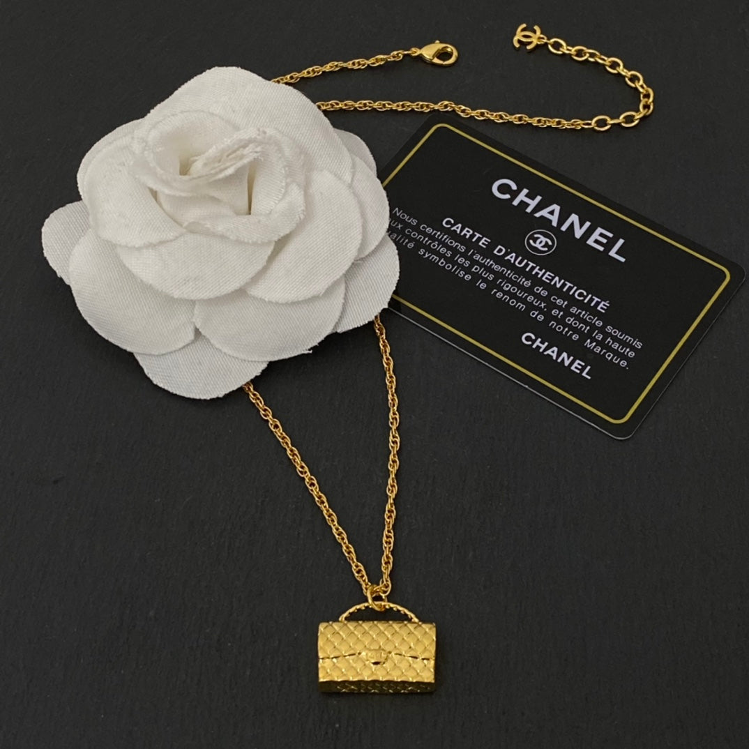 VL - Luxury Edition Necklace CH-L015