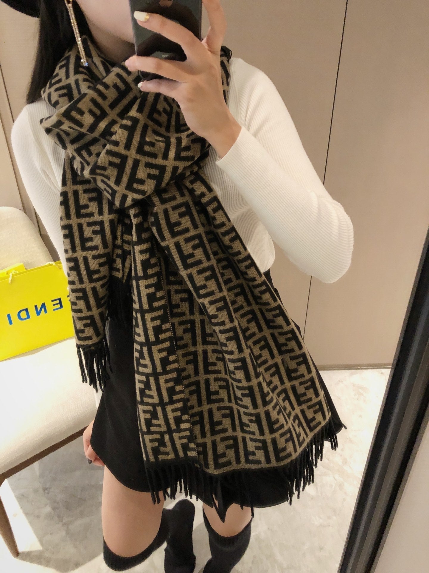 VL - Luxury Edition FEI  Scarf 016