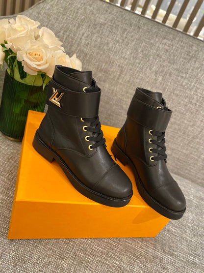 Designer  LUV BOOTS 052