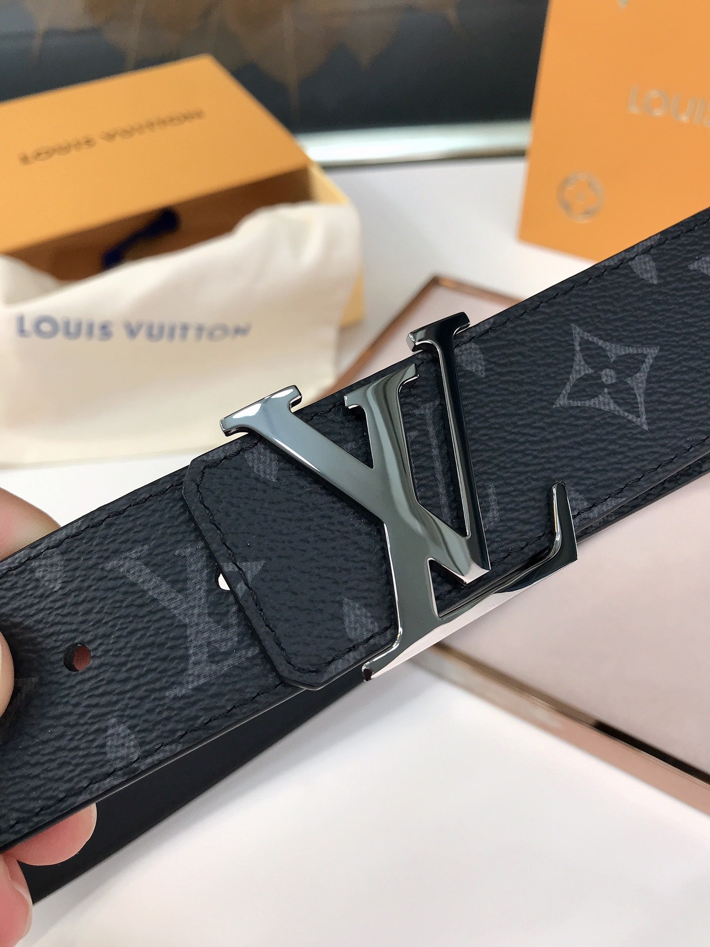 Vl - Luxury  LUV  BELTS 003