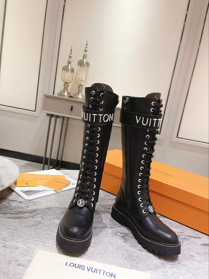 Designer  LUV BOOTS 040