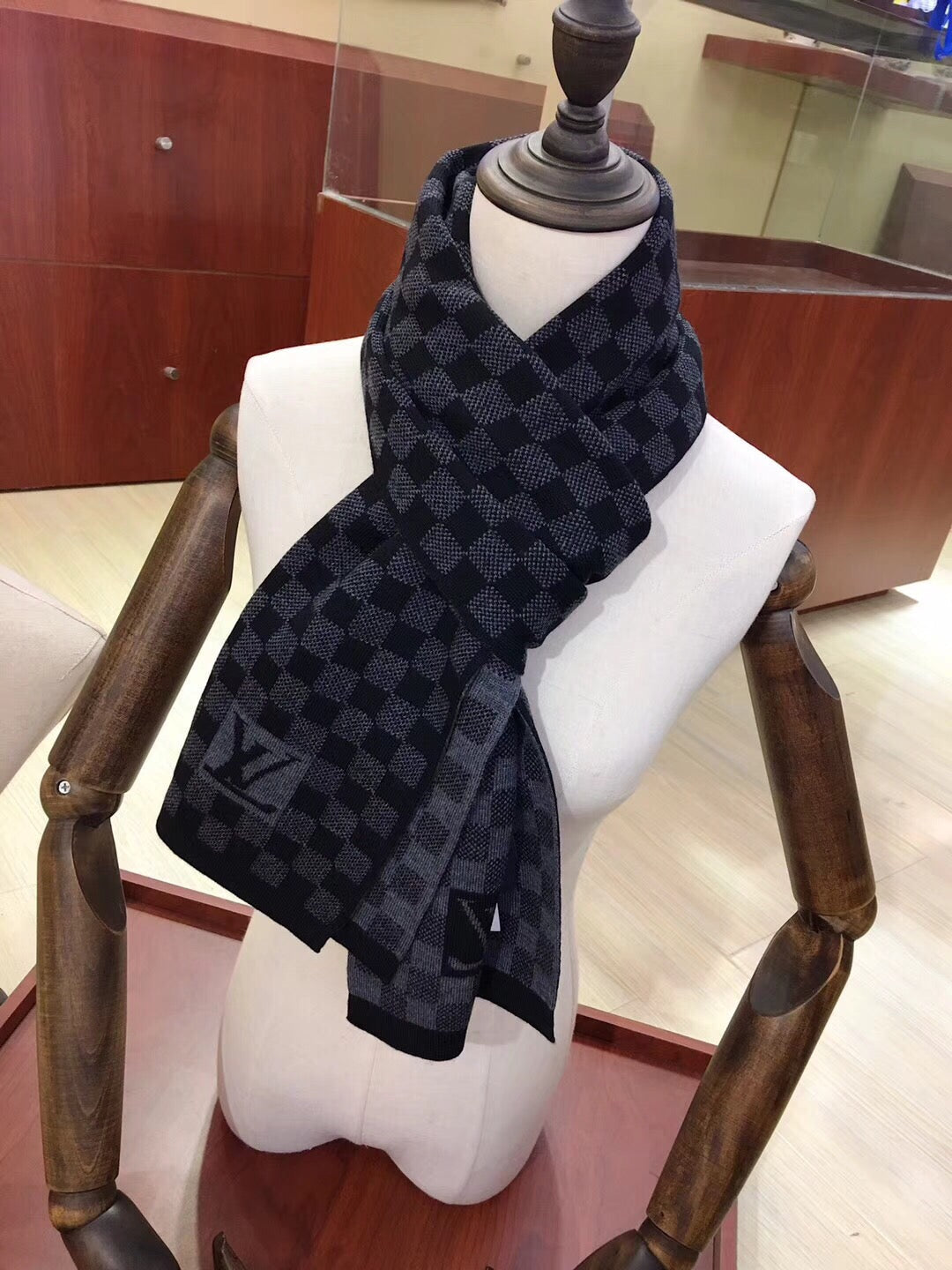 VL - Luxury Edition LUV  Scarf 030