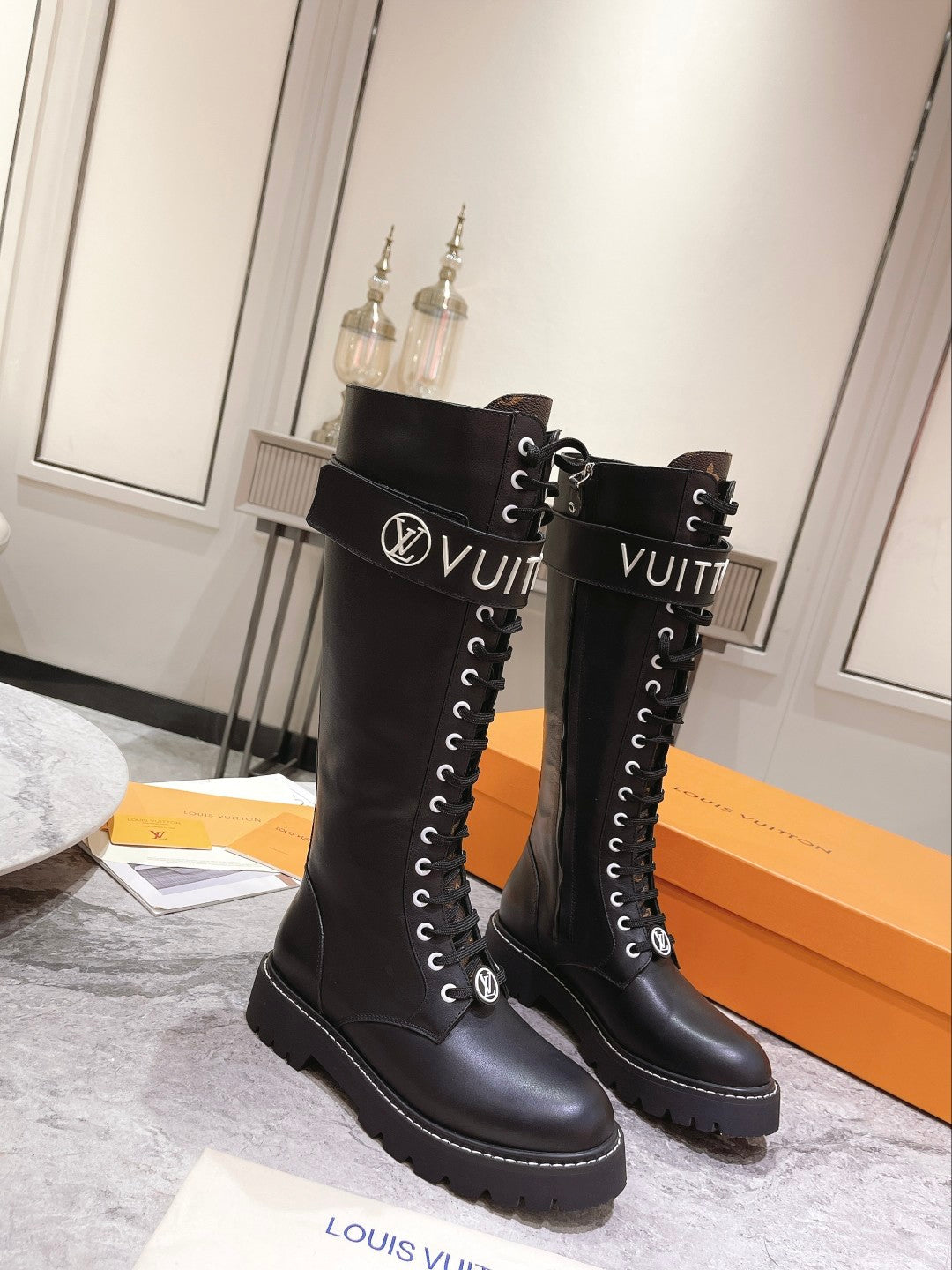 Designer  LUV BOOTS 040