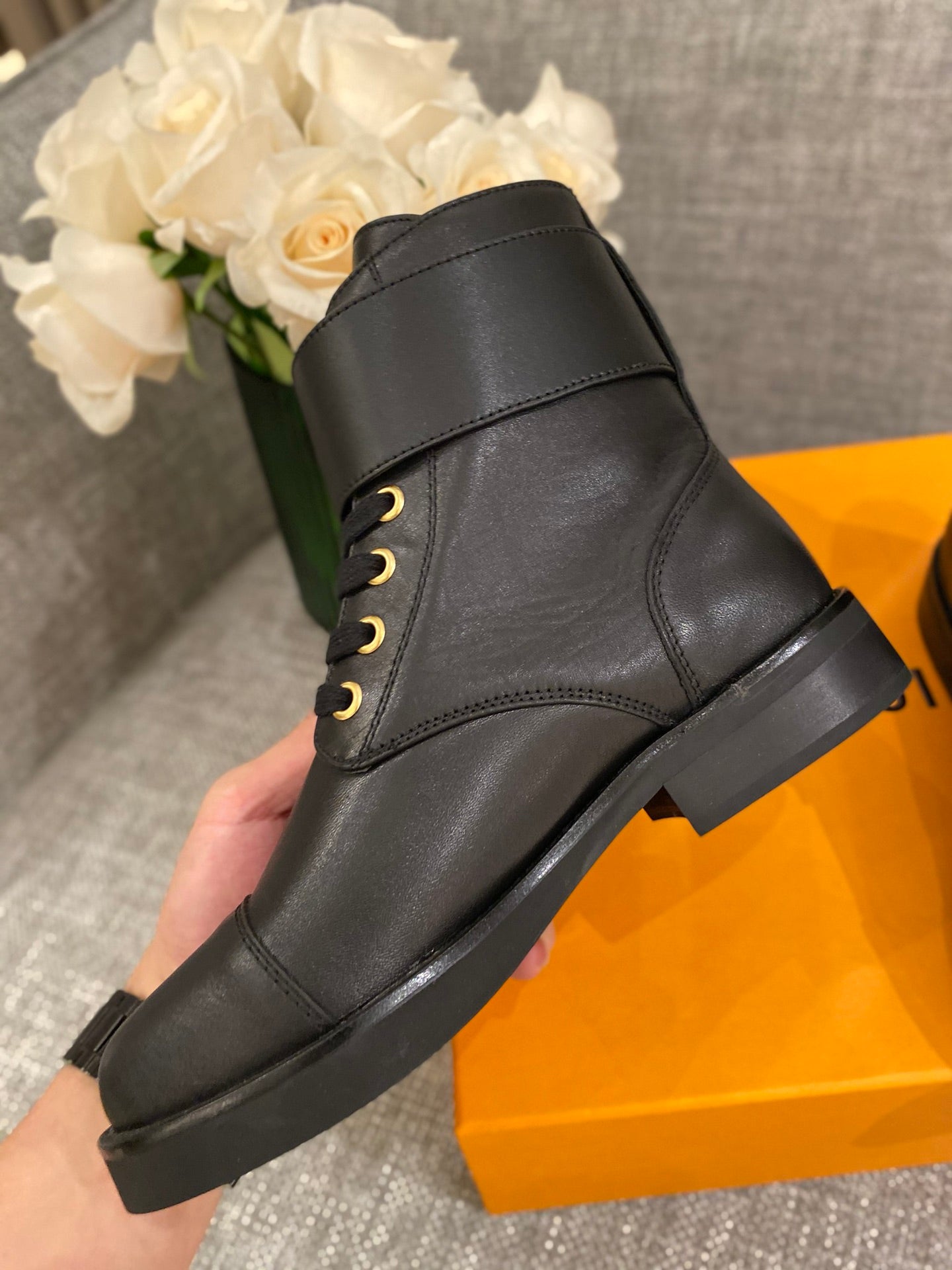 Designer  LUV BOOTS 052