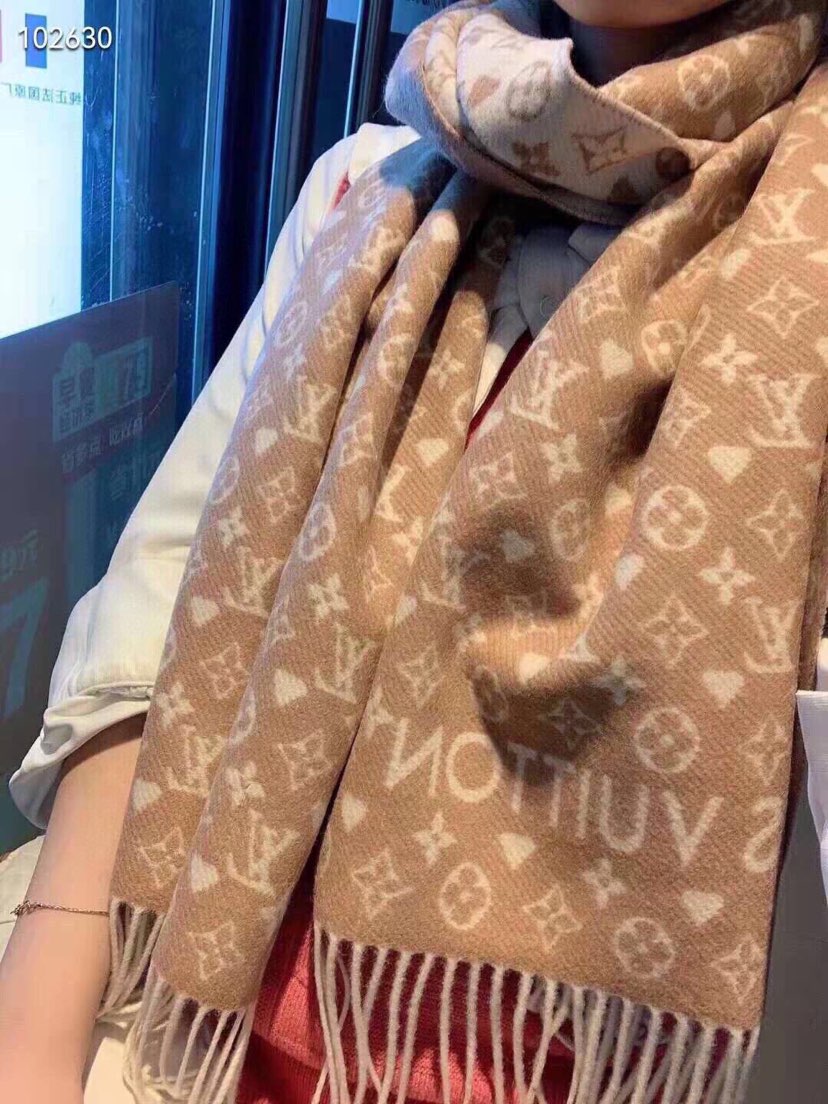 VL - Luxury Edition LUV  Scarf 032