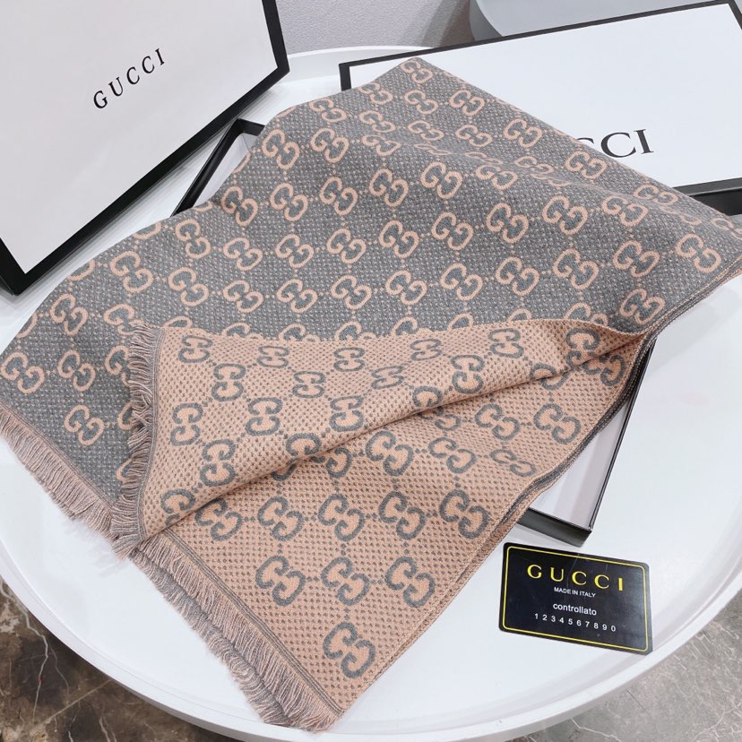 VL - Luxury Edition GCI Scarf 040