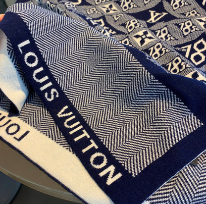 VL - Luxury Edition LUV  Scarf 009