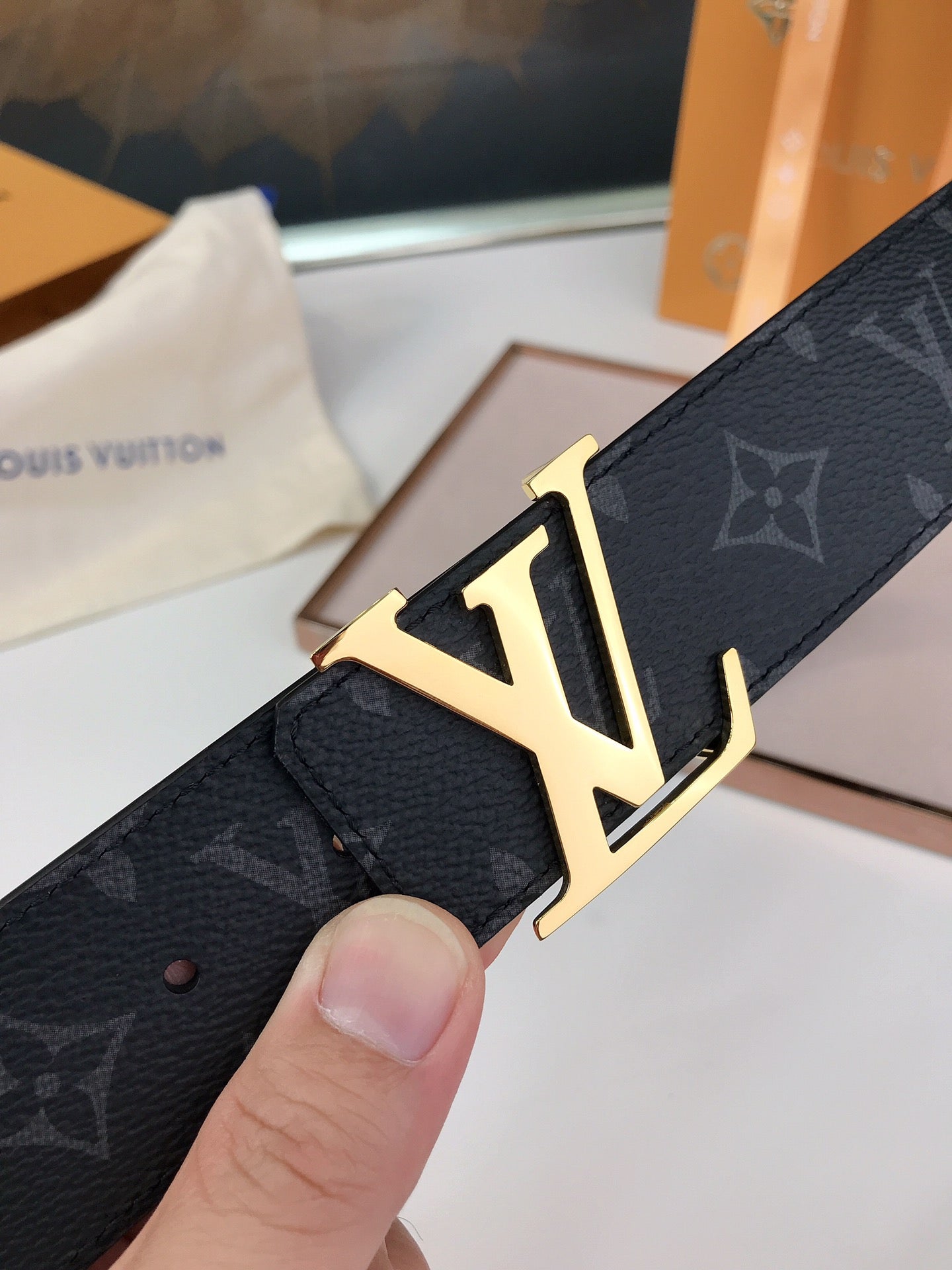 Vl - Luxury  LUV  BELTS 001